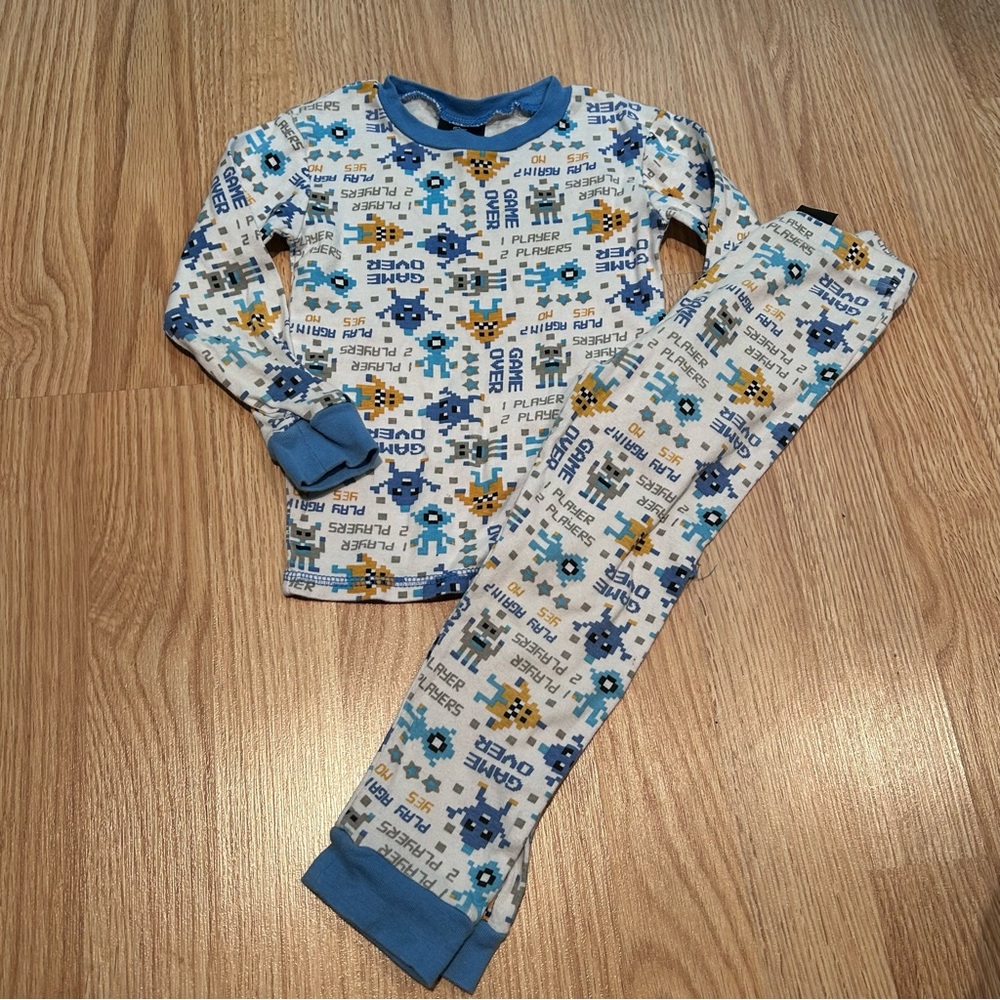 Gaming two piece robot pajama set boys 5/6